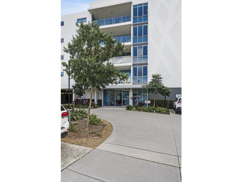 206/3 Compass Drive, Biggera Waters QLD 4216