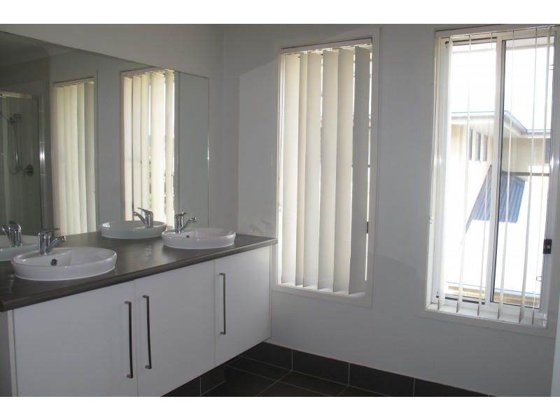 4 Bishopwood Court, Upper Coomera QLD 4209