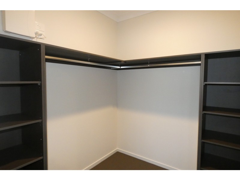 4 Azure Way, Coomera QLD 4209