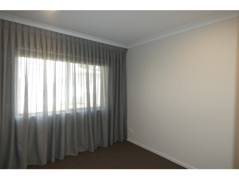 4 Azure Way, Coomera QLD 4209