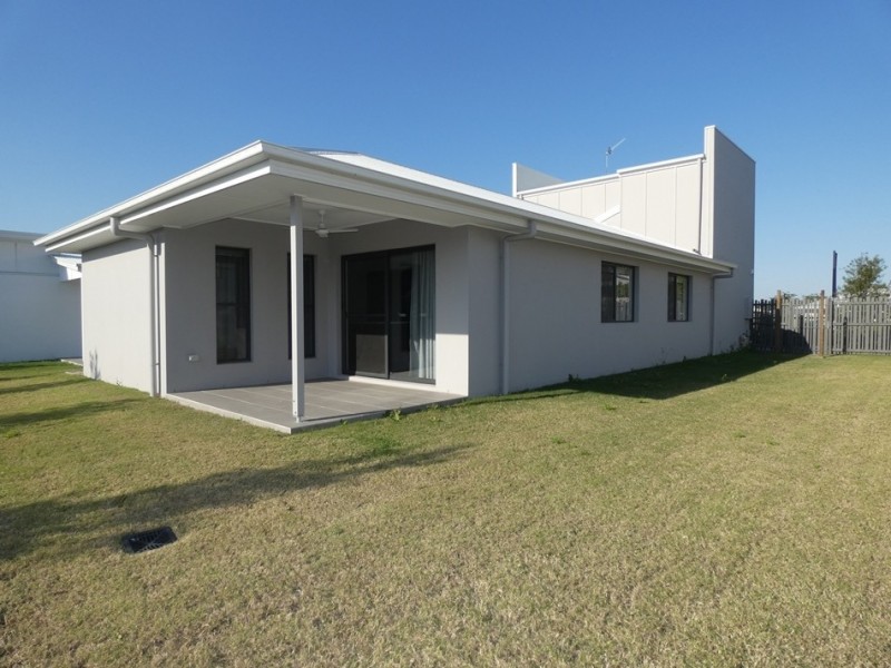 4 Azure Way, Coomera QLD 4209