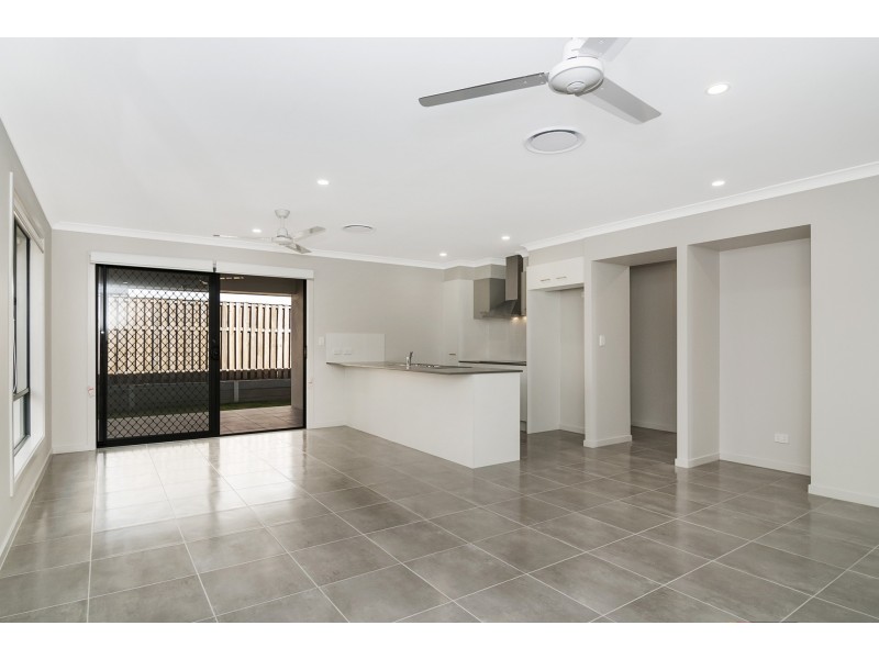 3 Idalia Street, Pimpama QLD 4209