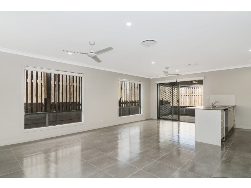 3 Idalia Street, Pimpama QLD 4209