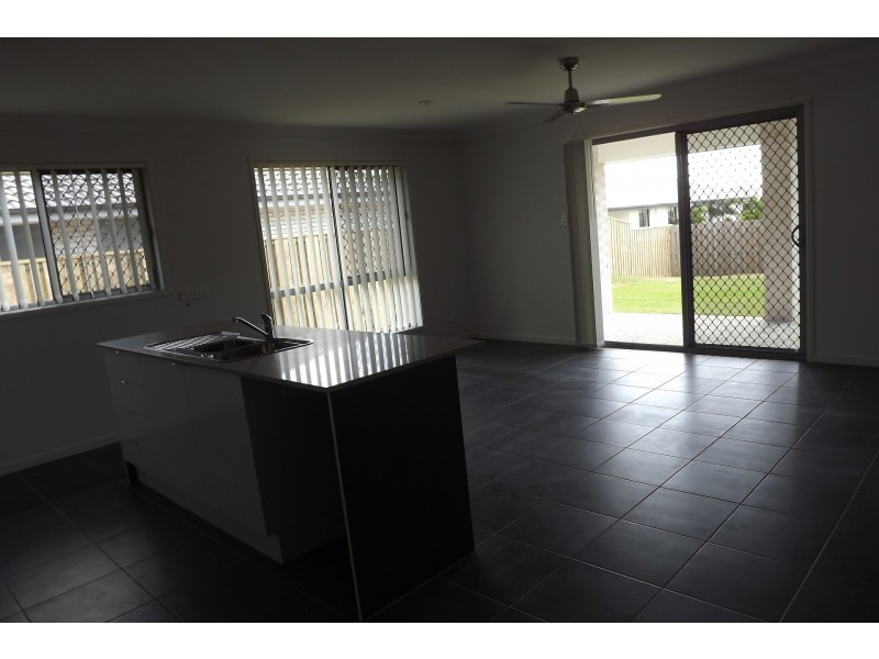 16 John Crescent, Pimpama QLD 4209