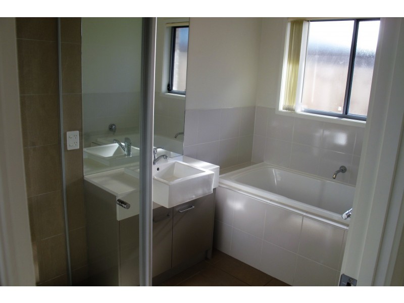 18 Paperbark Crescent, Coomera QLD 4209