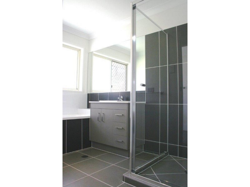 1 Milbrook Crescent, Pimpama QLD 4209