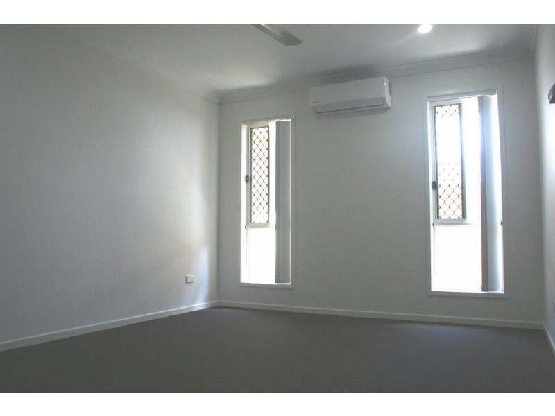 1 Milbrook Crescent, Pimpama QLD 4209