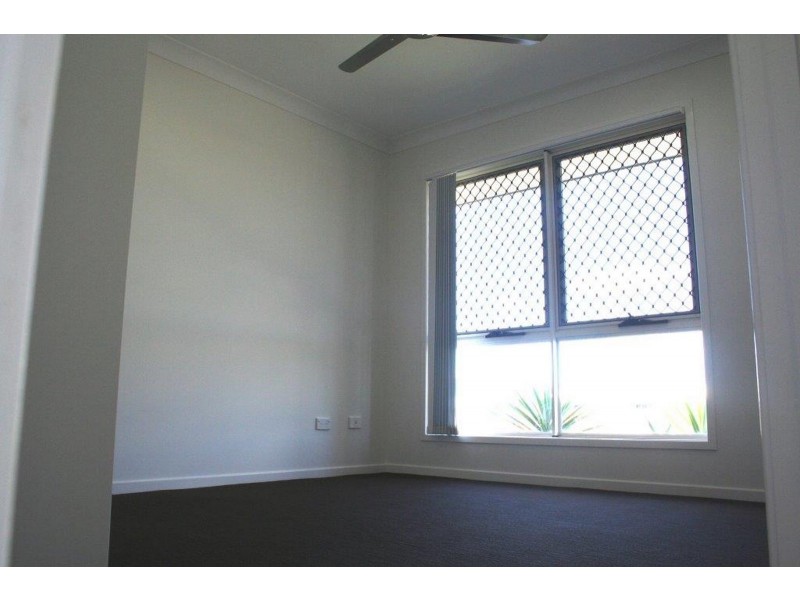 1 Milbrook Crescent, Pimpama QLD 4209