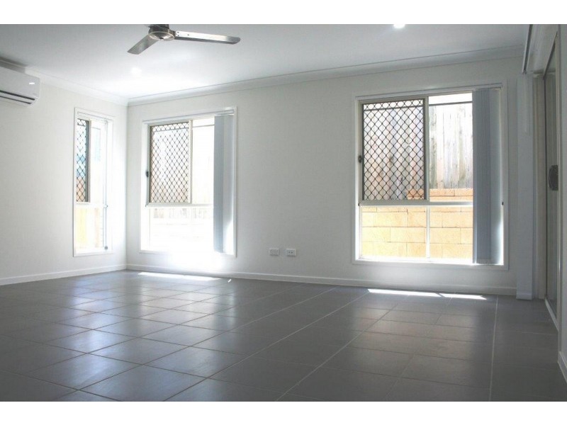 1 Milbrook Crescent, Pimpama QLD 4209