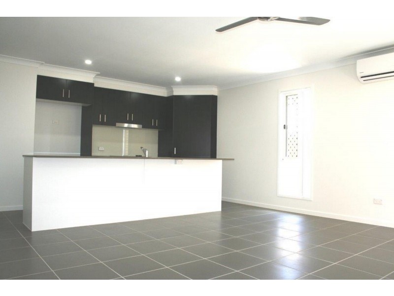 1 Milbrook Crescent, Pimpama QLD 4209