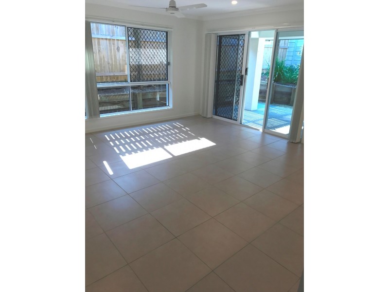 25 Angahook Crescent, Upper Coomera QLD 4209