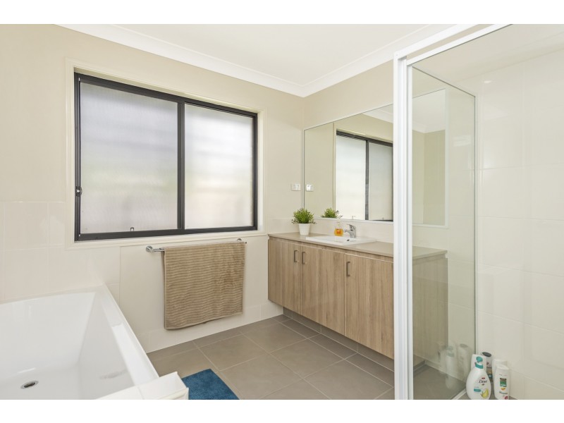 15 Hasemann Crescent, Upper Coomera QLD 4209