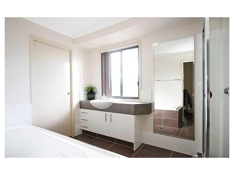 4 Meroo Place, Upper Coomera QLD 4209