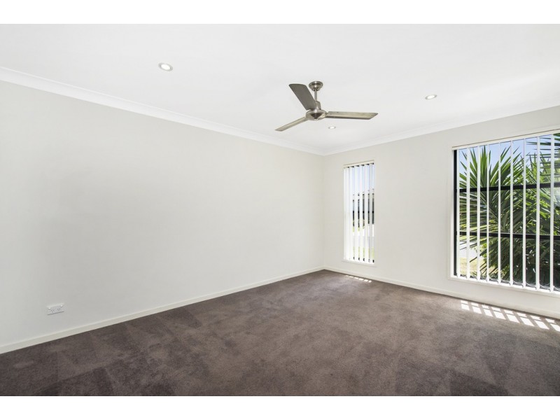 3 Ningaloo Drive, Pimpama QLD 4209