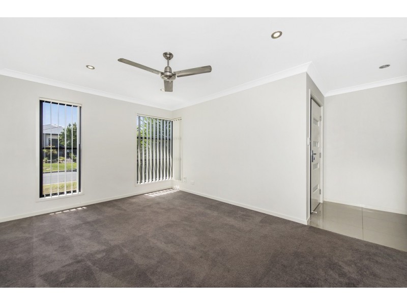 3 Ningaloo Drive, Pimpama QLD 4209