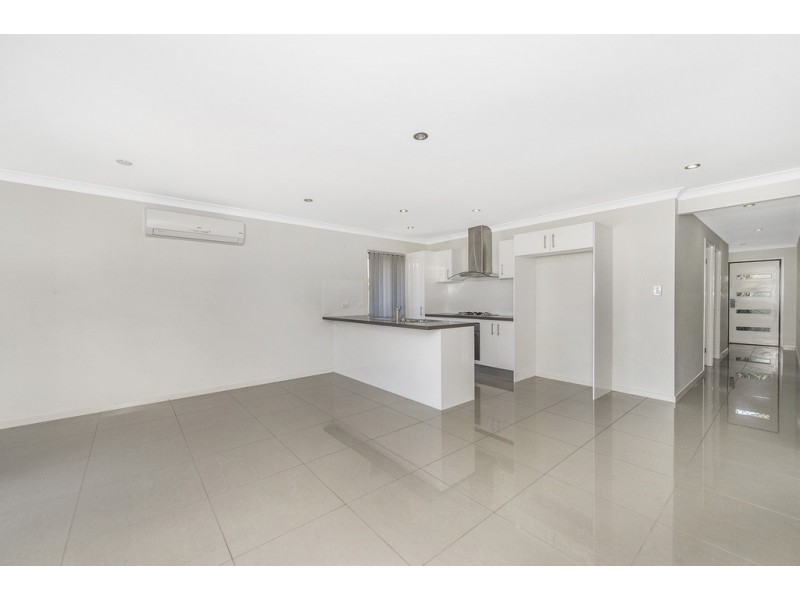 3 Ningaloo Drive, Pimpama QLD 4209