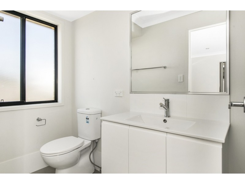 3 Ningaloo Drive, Pimpama QLD 4209