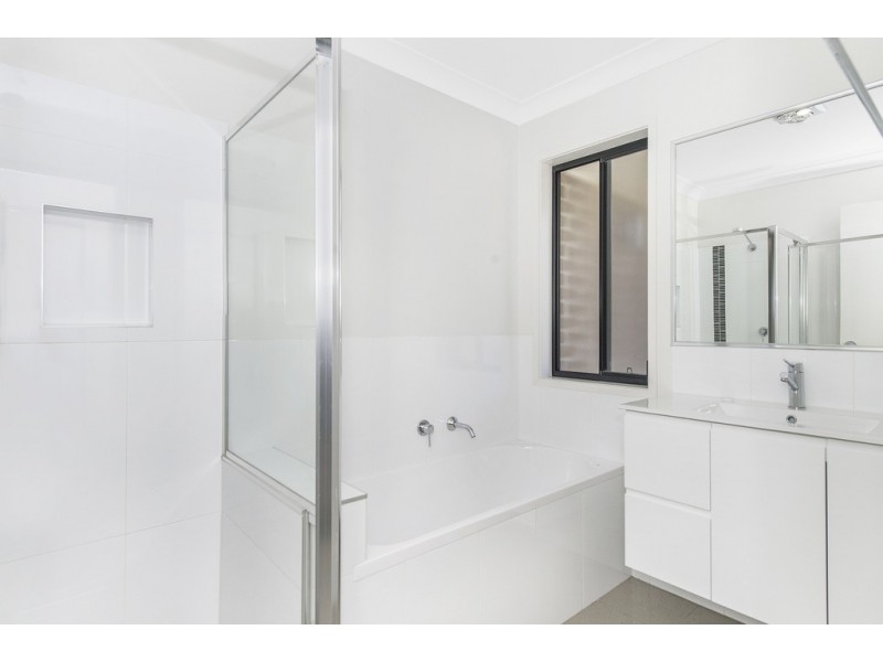 3 Ningaloo Drive, Pimpama QLD 4209