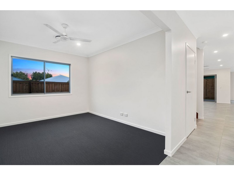 2 Oxenford Place, Oxenford QLD 4210