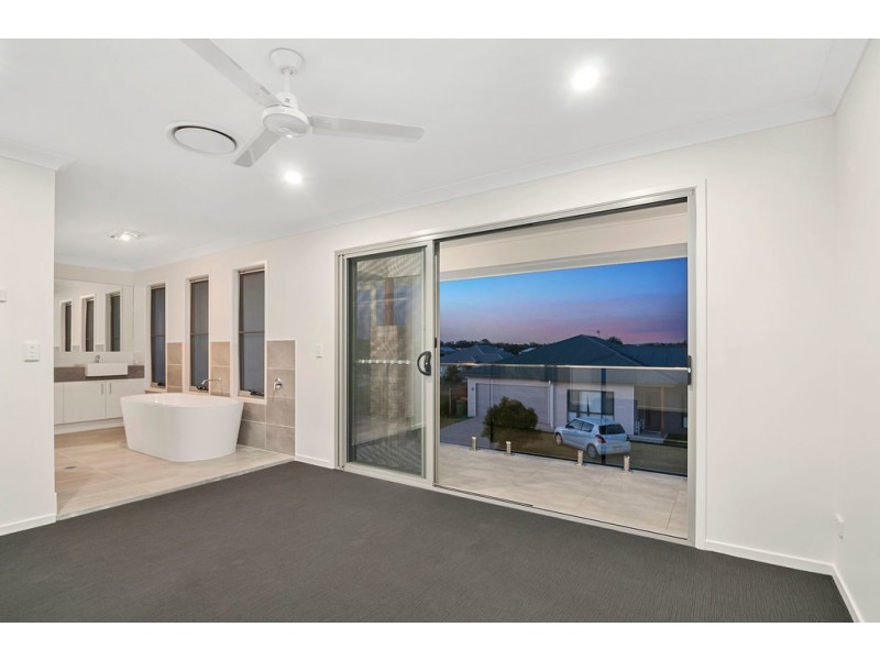 2 Oxenford Place, Oxenford QLD 4210