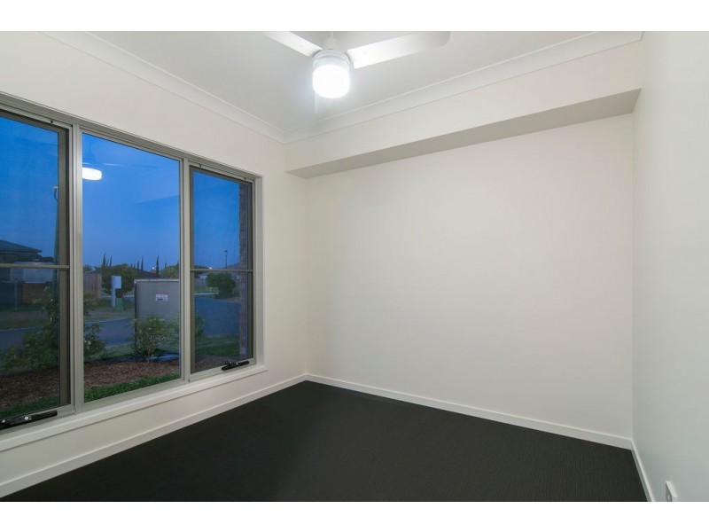 2 Oxenford Place, Oxenford QLD 4210