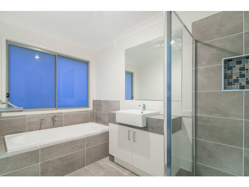 2 Oxenford Place, Oxenford QLD 4210