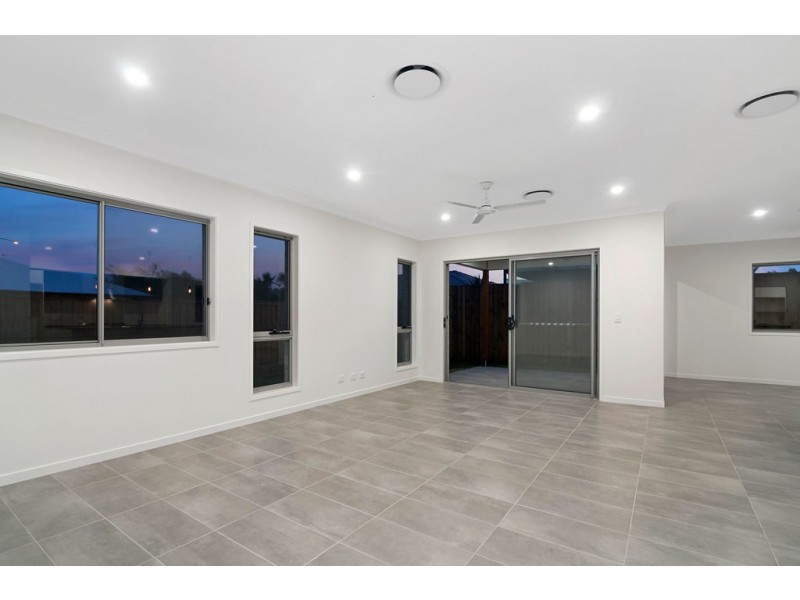 2 Oxenford Place, Oxenford QLD 4210