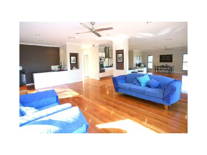 17 Islandview Terrace, Ormeau Hills QLD 4208