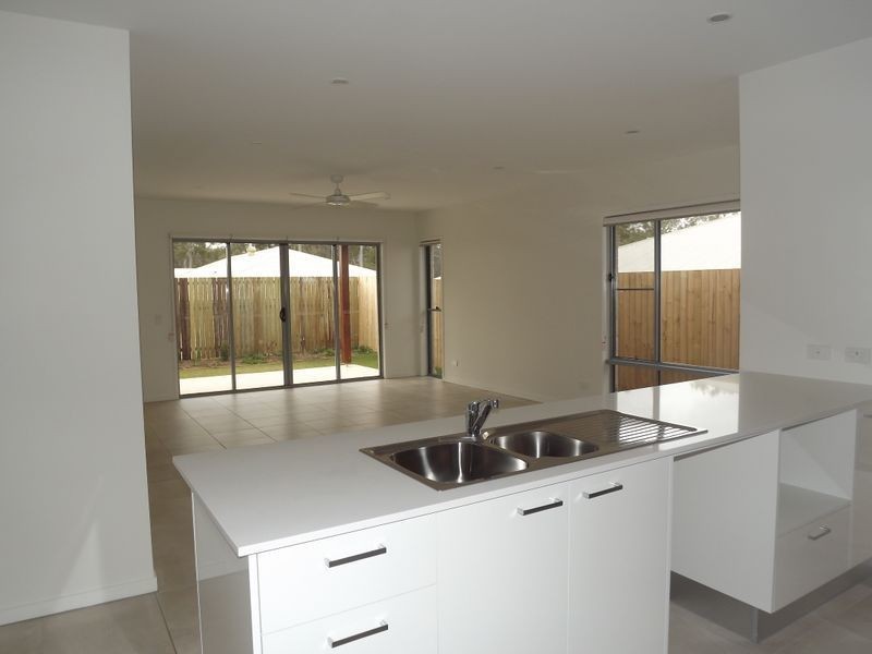 12 Hoop Pine Circuit, Coomera QLD 4209