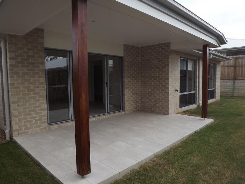 12 Hoop Pine Circuit, Coomera QLD 4209