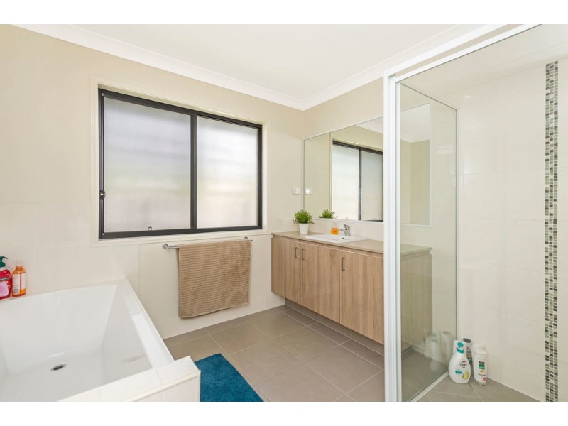 15 Hasemann Crescent, Upper Coomera QLD 4209