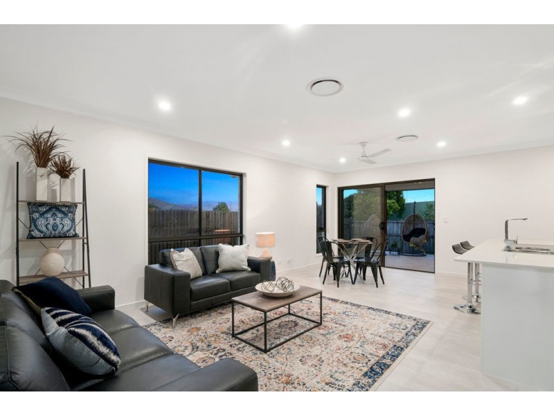 4 Alva Court, Oxenford QLD 4210