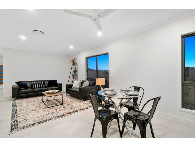 4 Alva Court, Oxenford QLD 4210