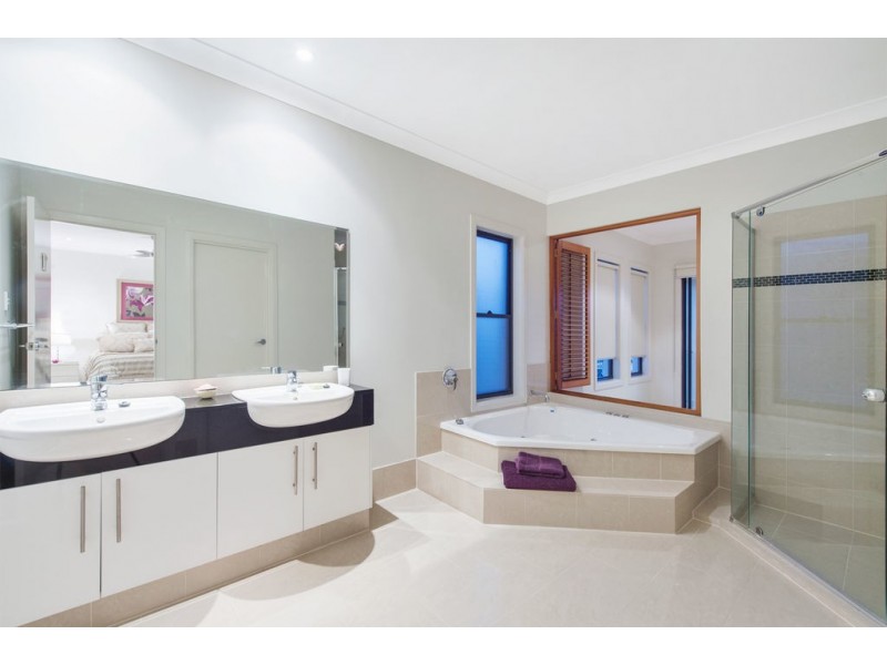 14 Brindabella Close, Coomera Waters QLD 4209