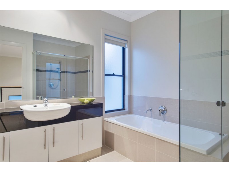 14 Brindabella Close, Coomera Waters QLD 4209