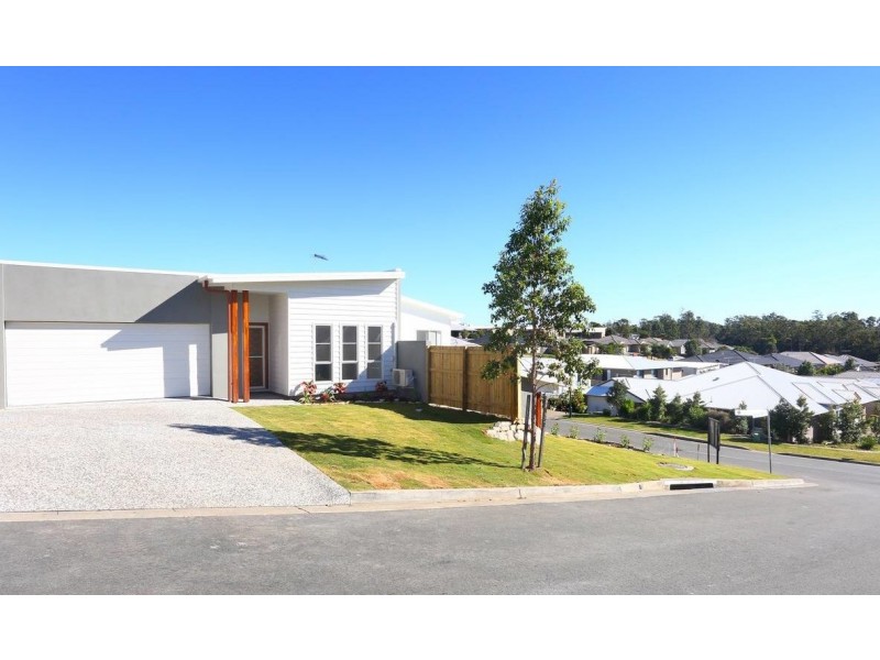 2/25 Winchester Crescent, Pimpama QLD 4209