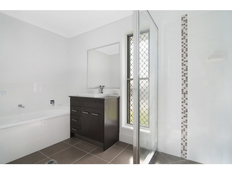 2 Cress Court, Pimpama QLD 4209