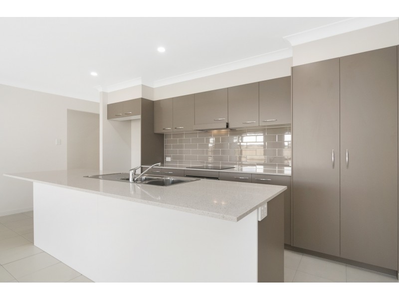 38 Dixon Drive, Pimpama QLD 4209