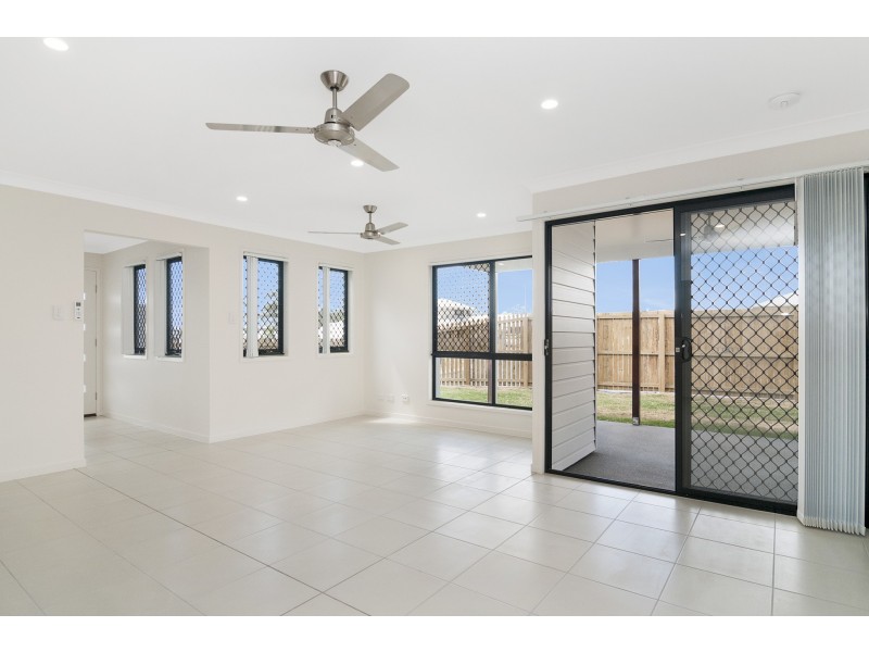 38 Dixon Drive, Pimpama QLD 4209