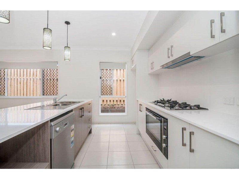 12 Cudmore Street, Pimpama QLD 4209
