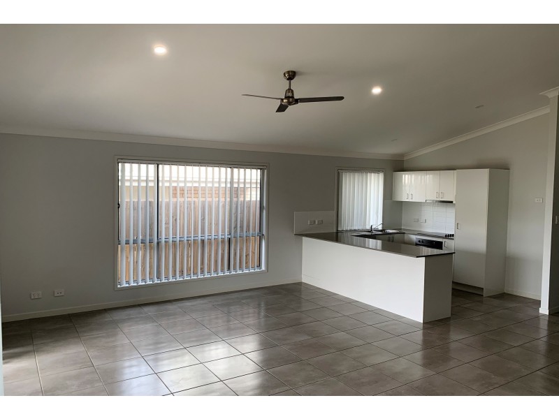 33 Brookfield Street, Pimpama QLD 4209