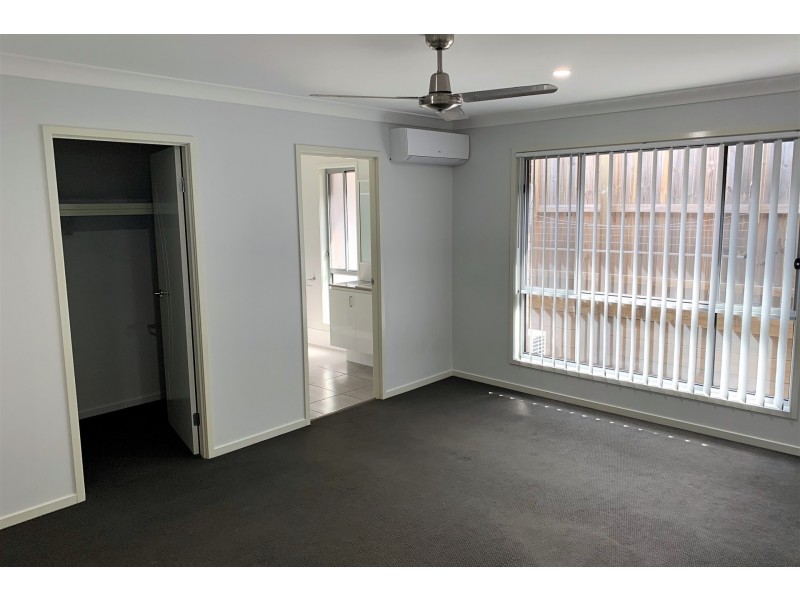 33 Brookfield Street, Pimpama QLD 4209