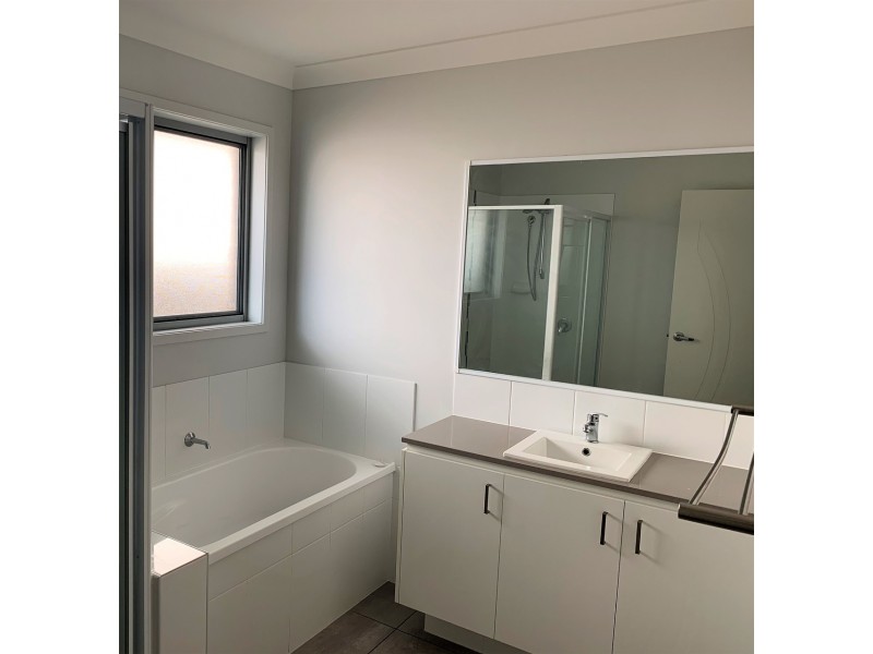 33 Brookfield Street, Pimpama QLD 4209