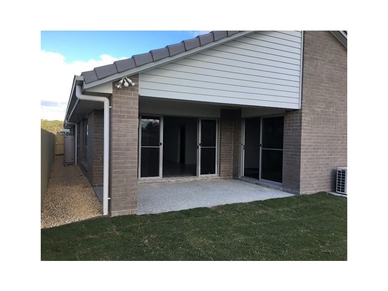 33 Brookfield Street, Pimpama QLD 4209