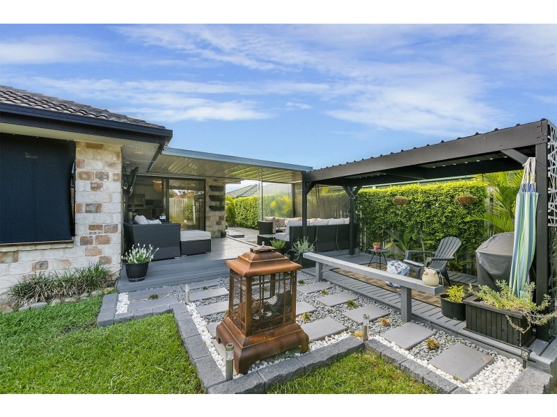 16 Prefect Close, Upper Coomera QLD 4209