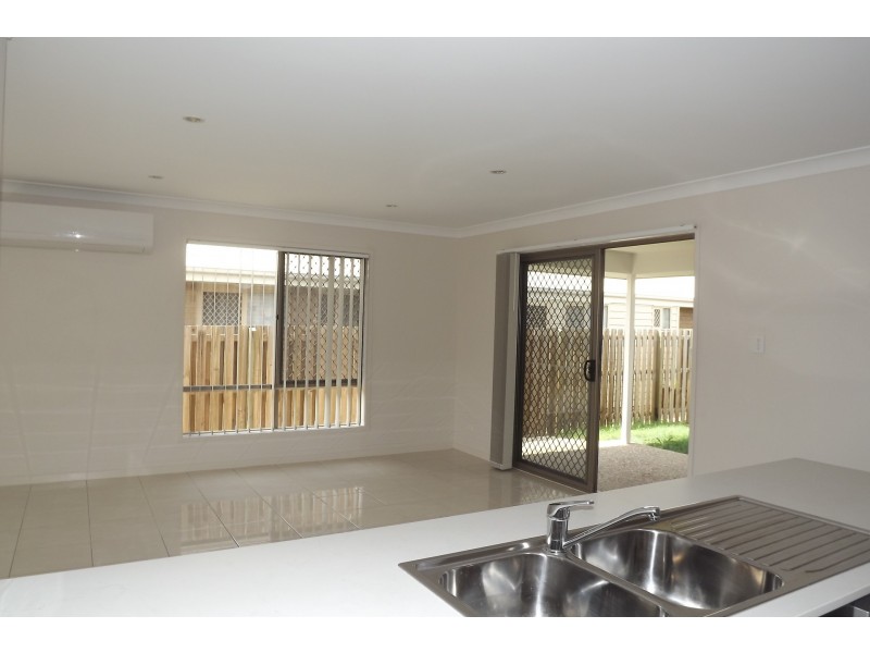 33 Parkvista Circuit, Coomera QLD 4209