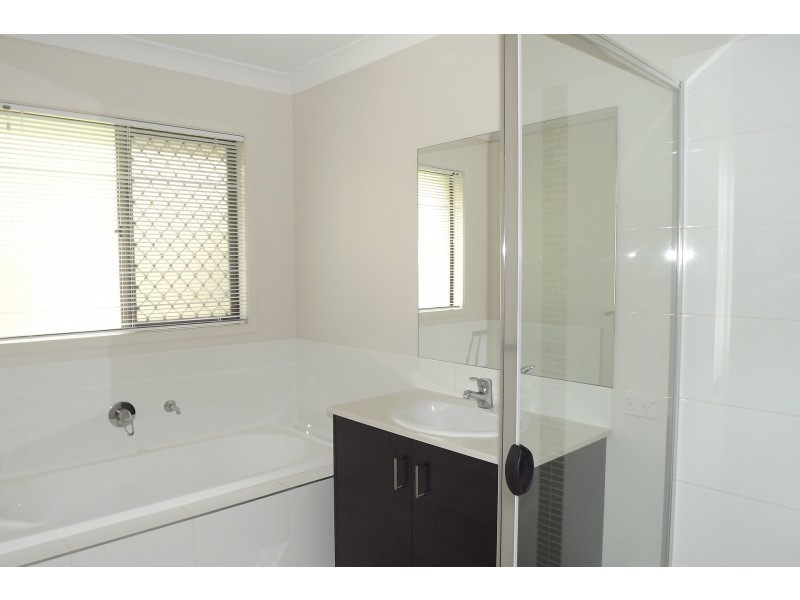 33 Parkvista Circuit, Coomera QLD 4209