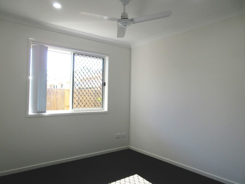 1/64 Milbrook Crescent, Pimpama QLD 4209