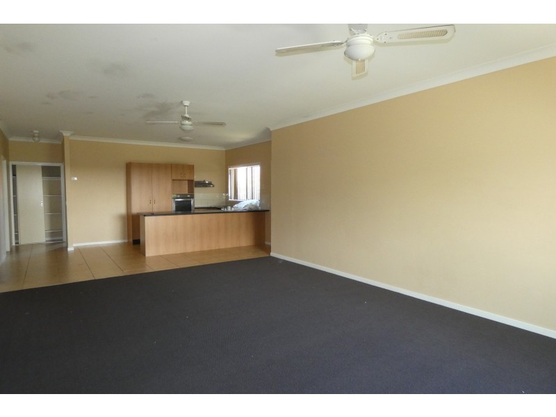 2/42 Goldcrest Drive, Upper Coomera QLD 4209