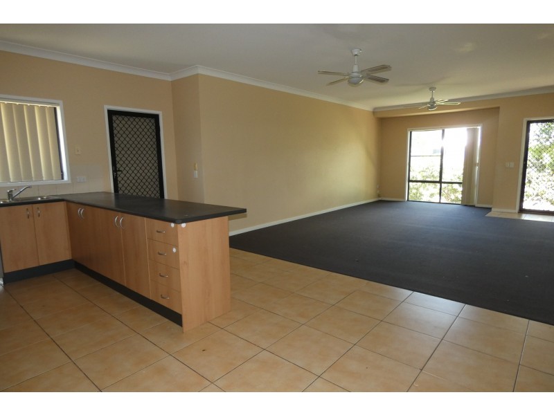 2/42 Goldcrest Drive, Upper Coomera QLD 4209